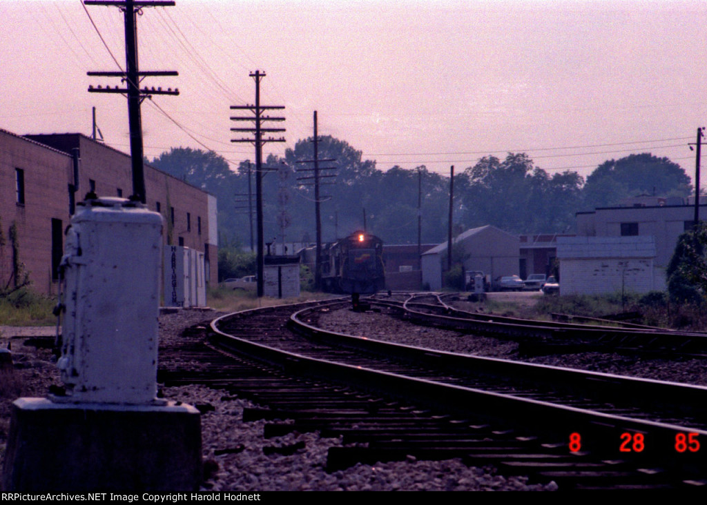 SBD 5870 heads to a meet at the south end of the yard